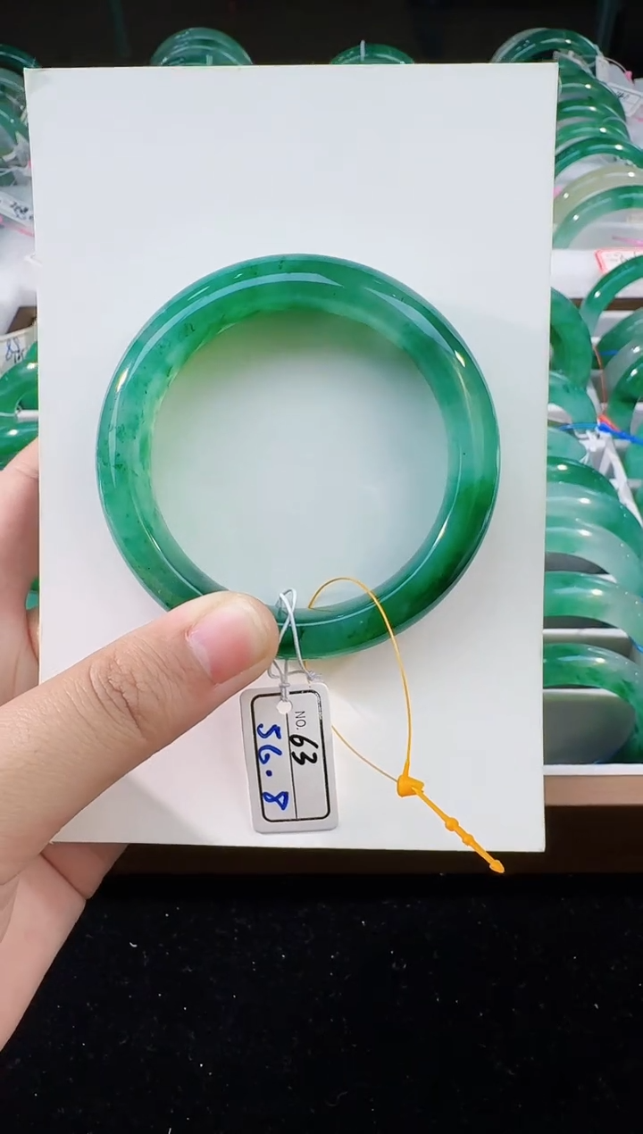 【闪购商品】石英质玉手镯未镶嵌63