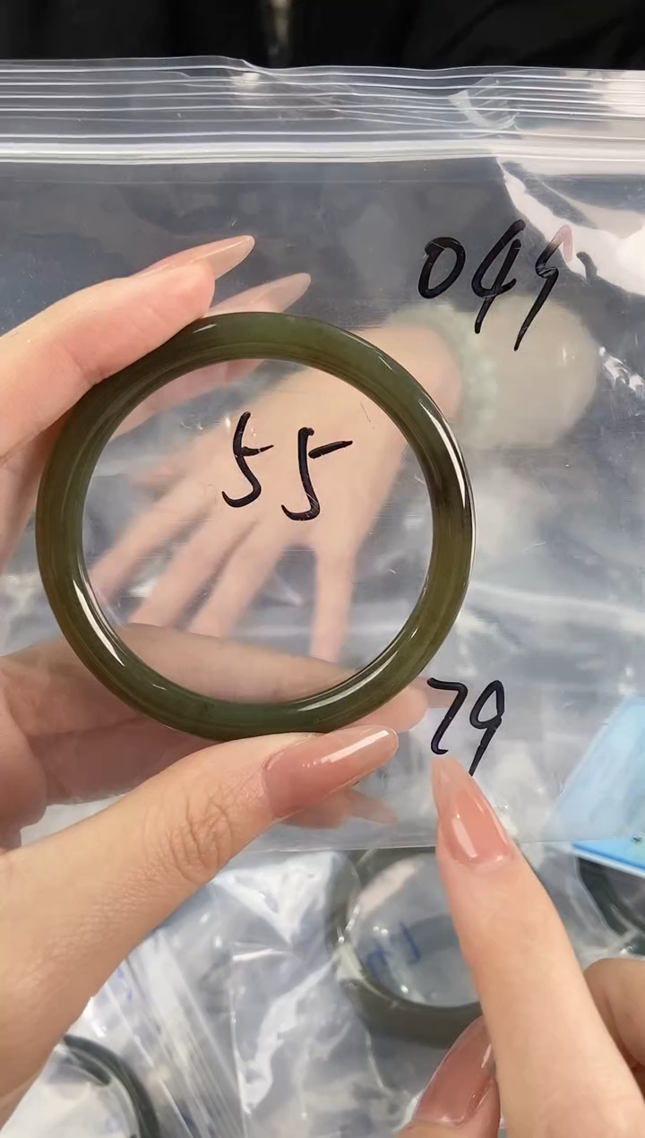 【闪购商品】和田玉手镯未镶嵌和田玉049