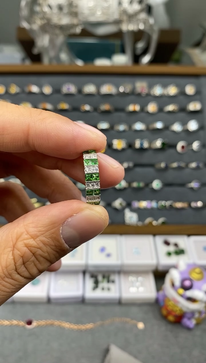 银S925镶嵌戒指石榴石（沙弗莱）活口戒圈拍下备注身高体重