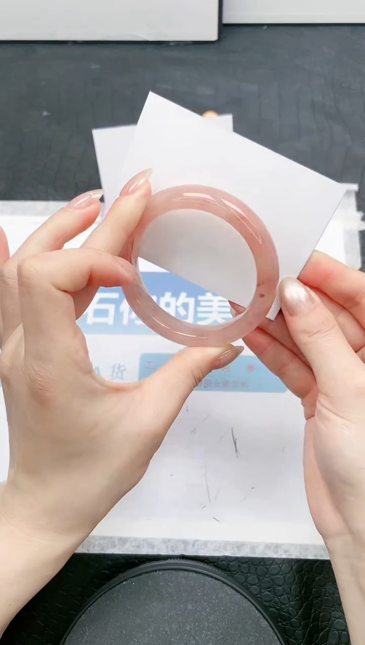 【闪购商品】石英质玉手镯未镶嵌133-54.7