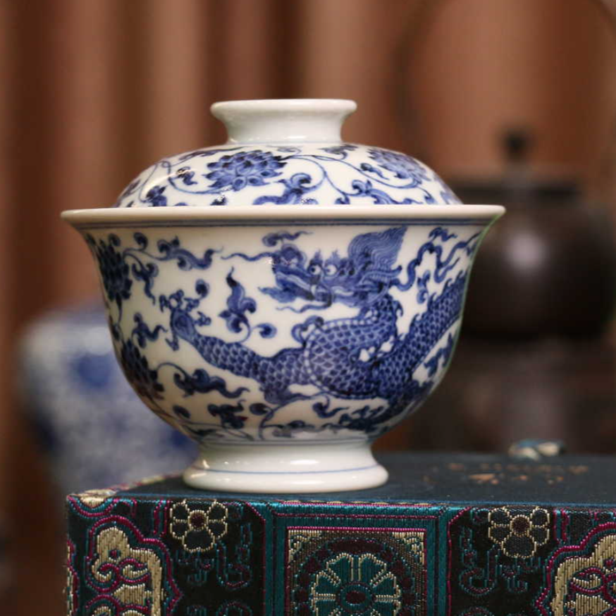 【逸古堂】缠枝龙雕刻元宝盖碗