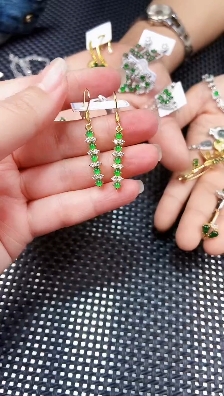 【闪购商品】翡翠耳饰未镶嵌11111111