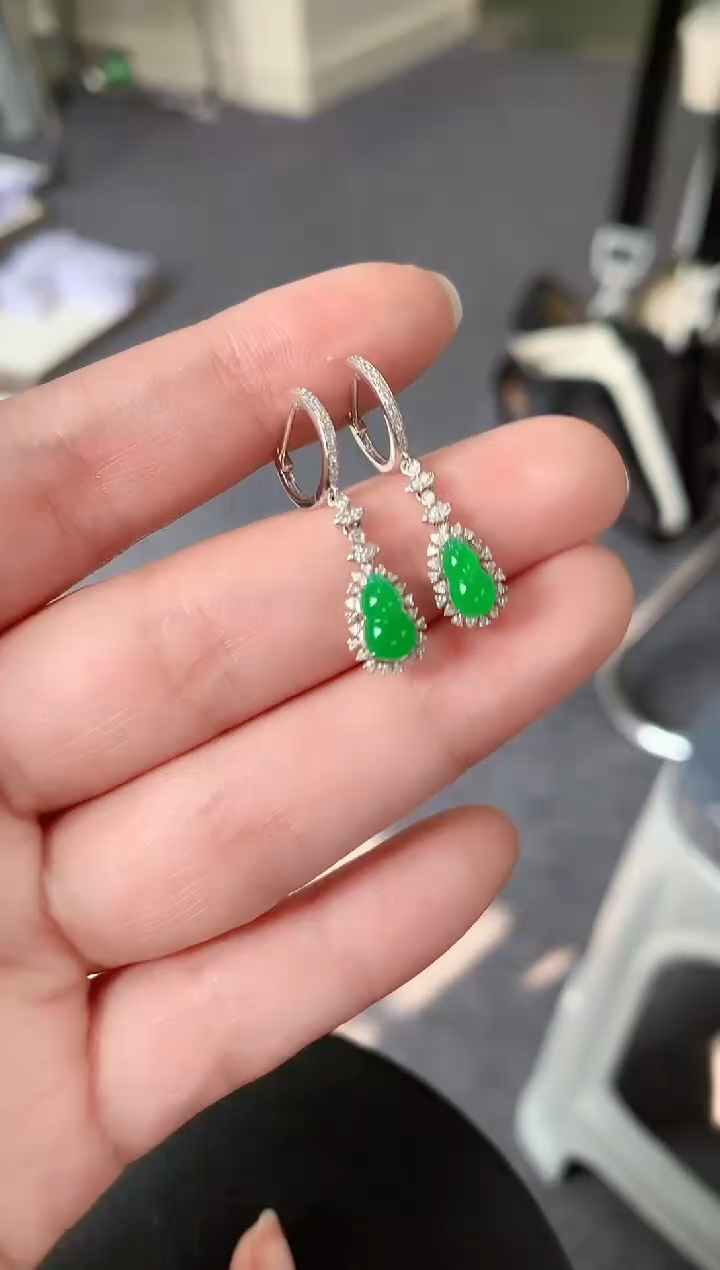 【闪购商品】翡翠耳饰18K金镶嵌80          