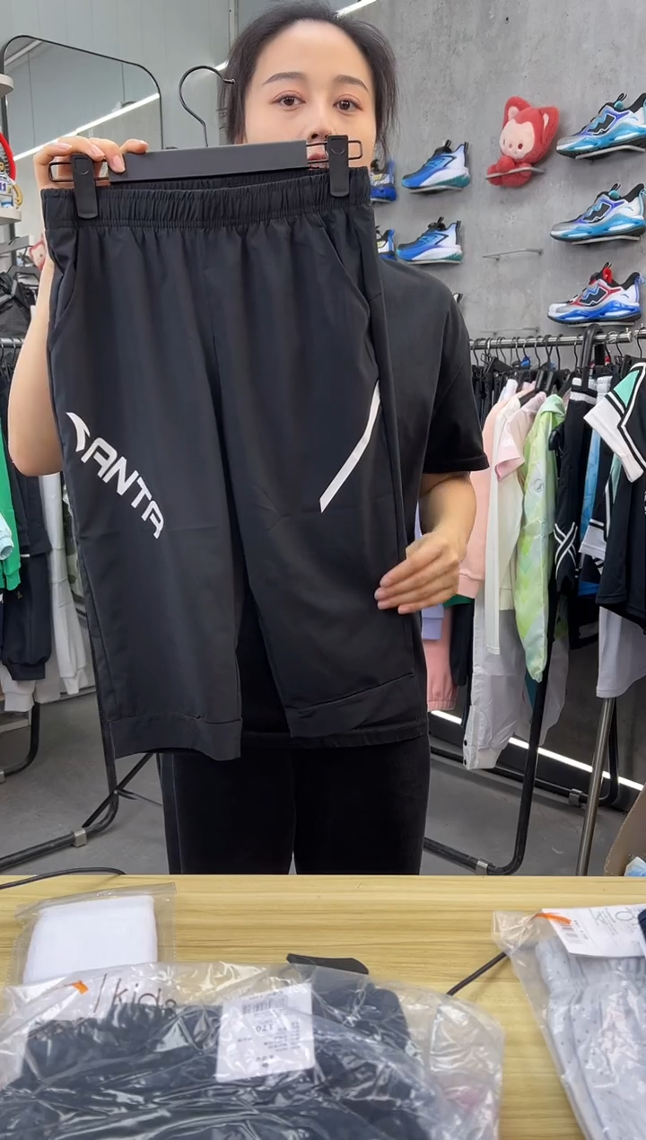 安踏儿童衣服尺码 ：160