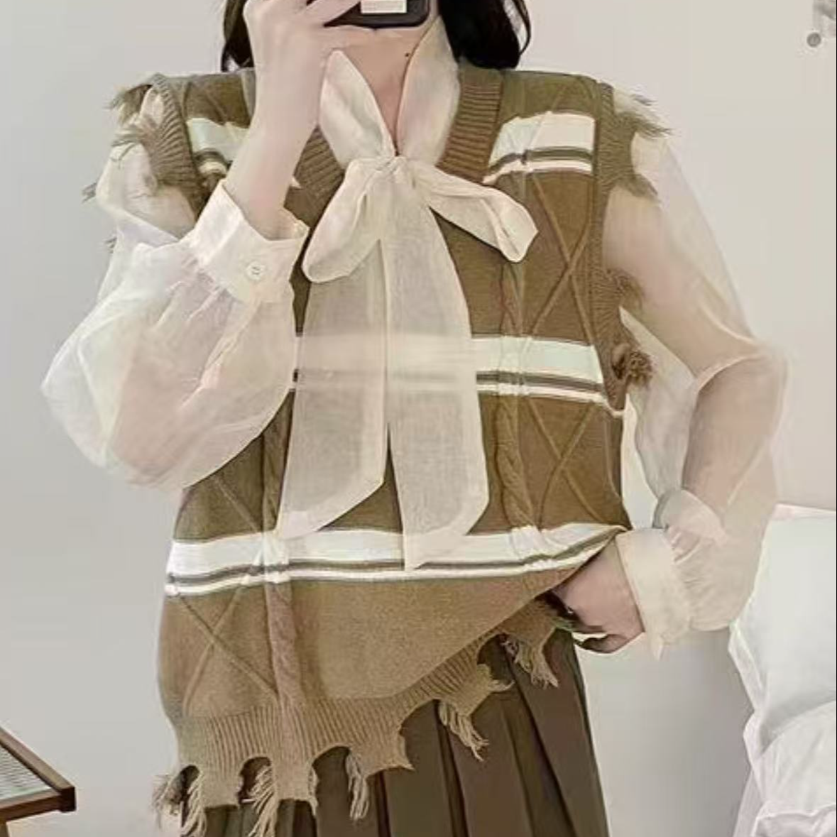 v领条纹针织马甲背心女春秋新款外穿无袖短款上衣#2504