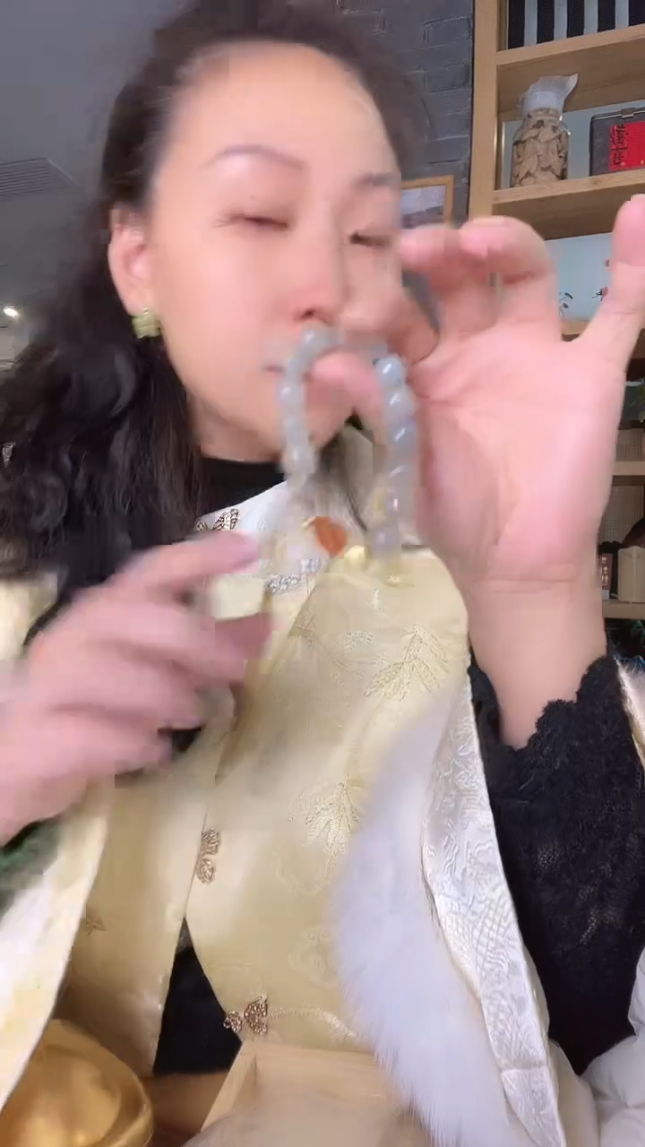 无无窗****豆烟紫手链------