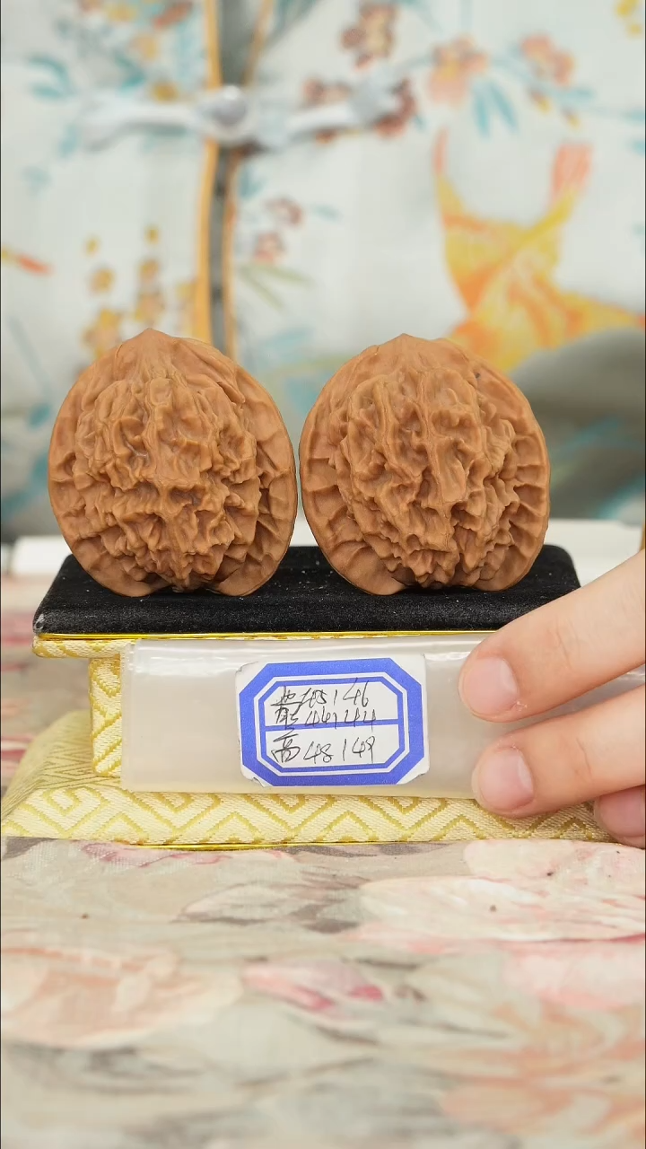 【闪购商品】文玩核桃把件大花官帽