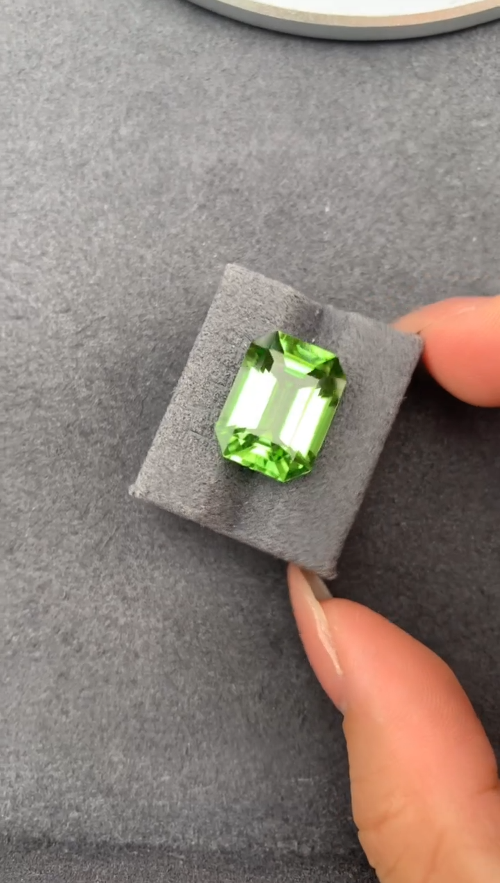 未镶嵌裸石橄榄石10.8ct橄榄石  FH  定制
