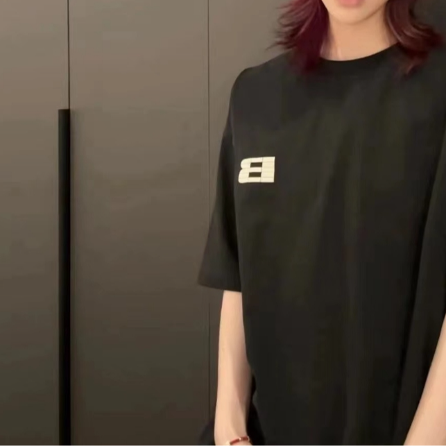 【B】B家短袖集合，克重300左右（因为款不同，但是最轻也是280克）