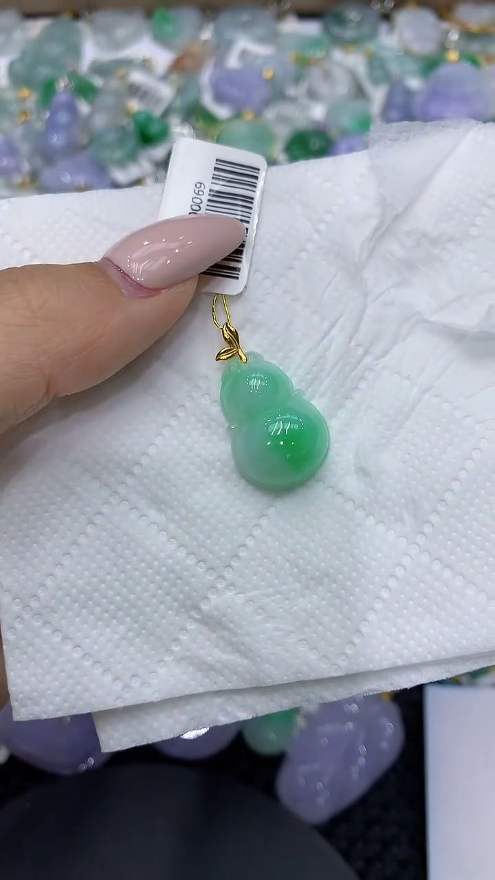 颈饰18K金镶嵌翡翠111111111111