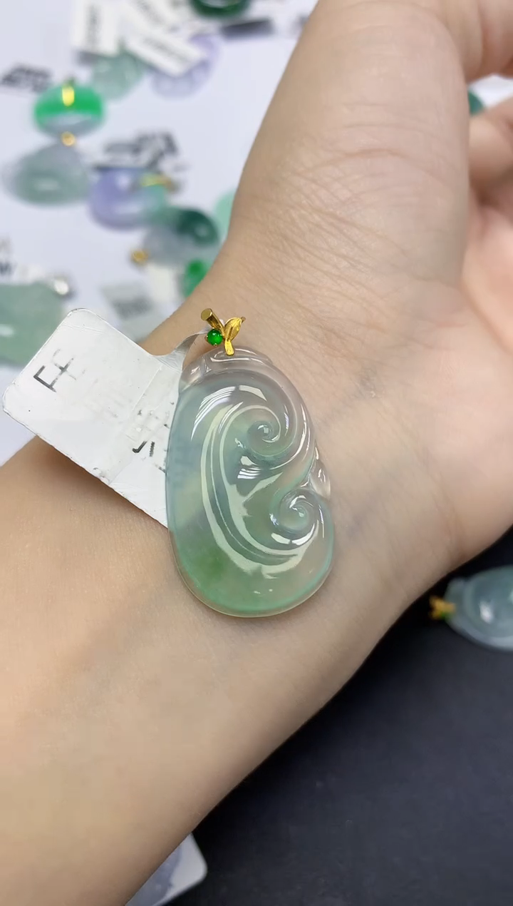 颈饰18K金镶嵌翡翠天然缅甸翡翠A货多样性发一件