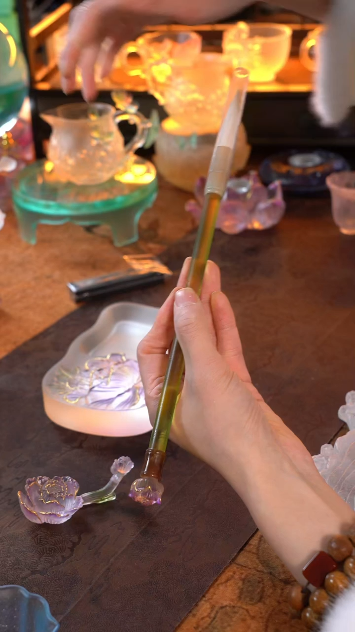 L***a绿色牡丹湖笔1只