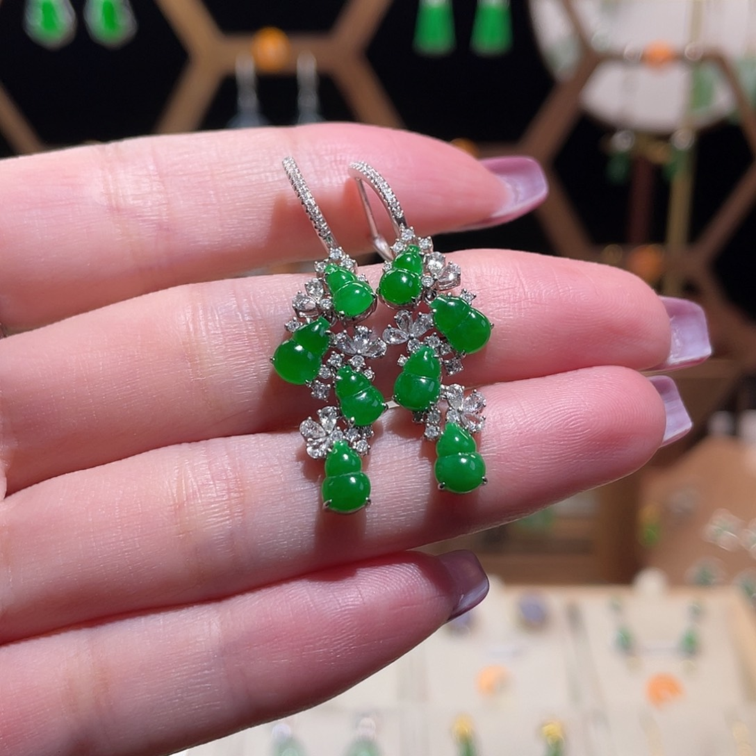 媞姿耳饰 缅甸翡翠A货绿葫芦