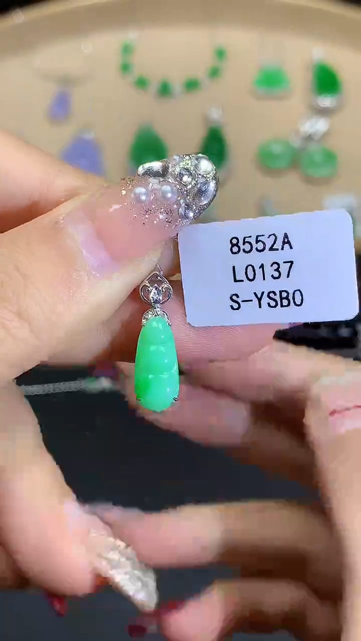 【闪购商品】翡翠吊坠(不含链)18K金镶嵌L0137多样性发其一