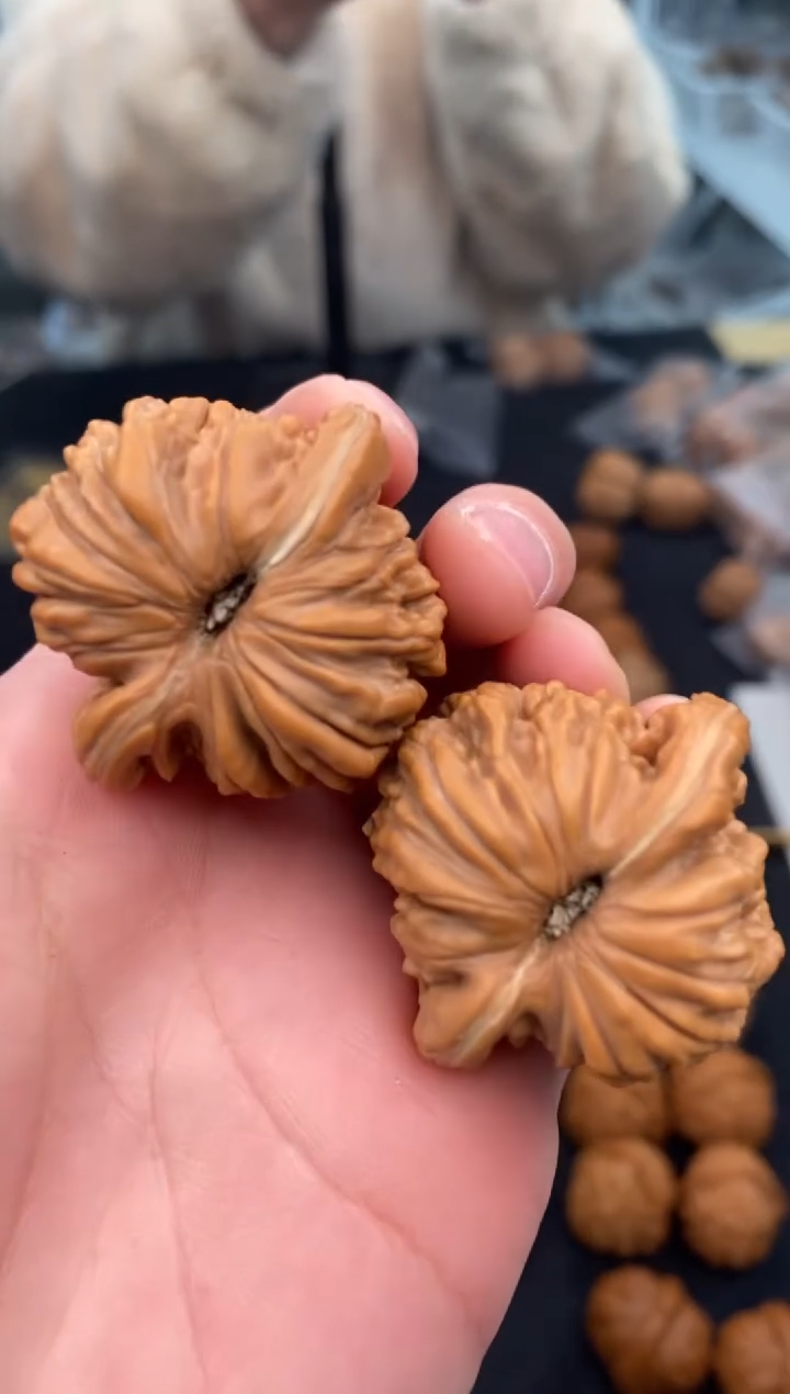 【闪购商品】文玩核桃把件汉高楼38-t673