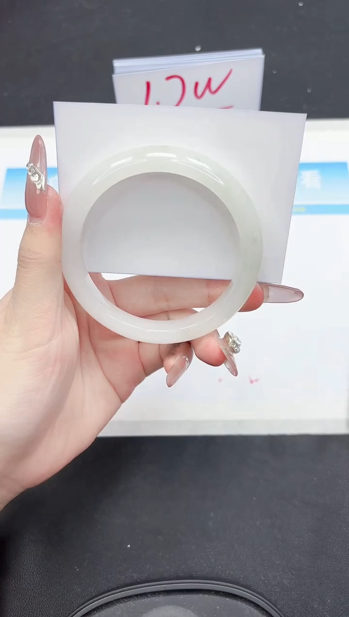 【闪购商品】石英质玉手镯未镶嵌353-62.3