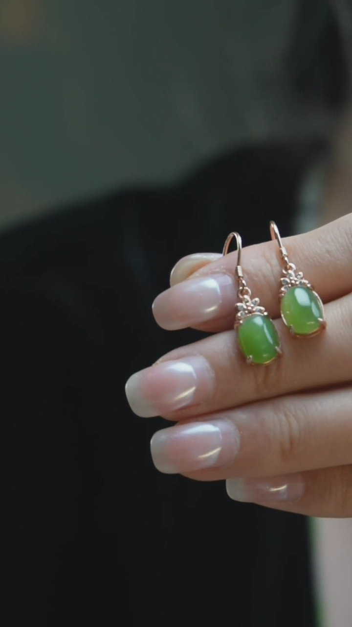 【闪购商品】和田玉耳饰未镶嵌J56