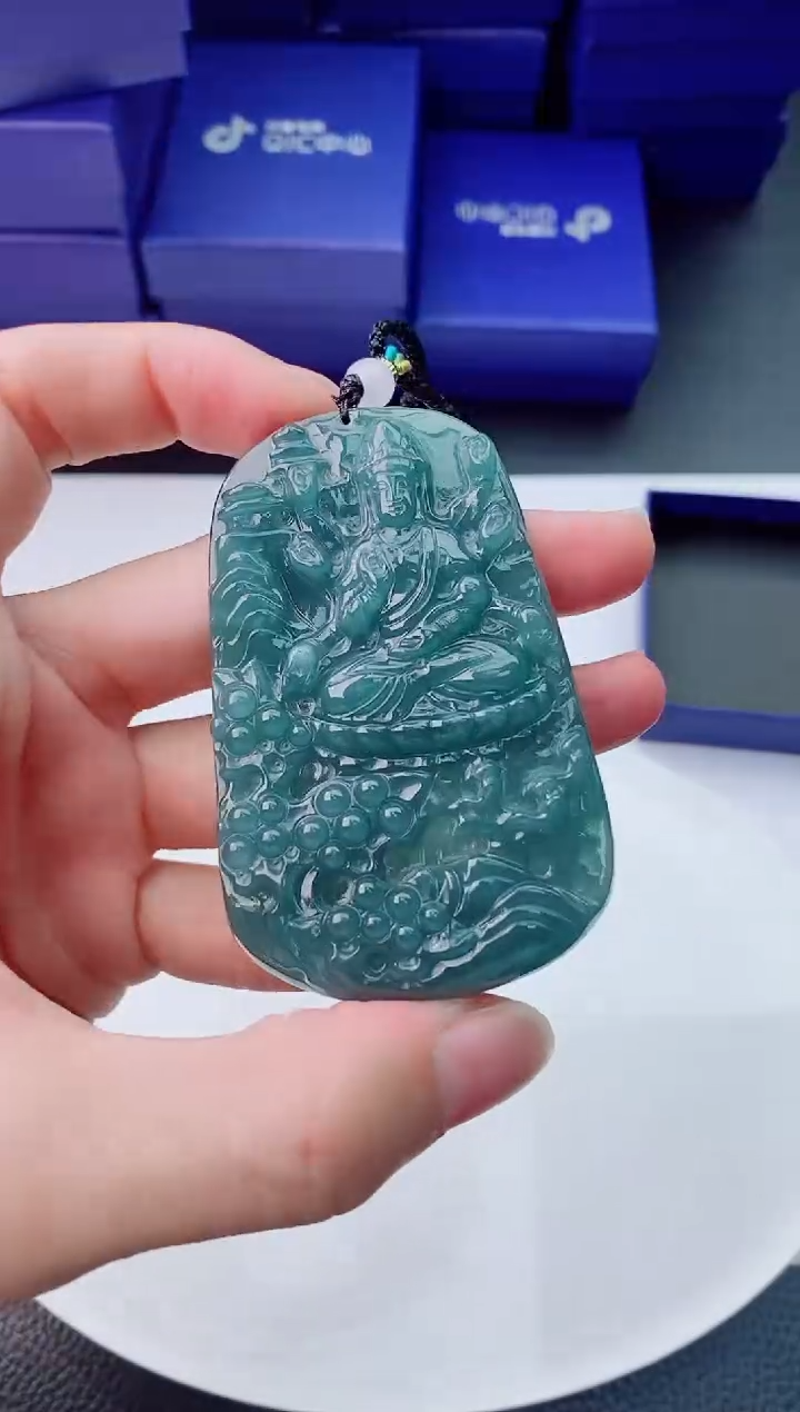 【闪购商品】翡翠颈饰未镶嵌           