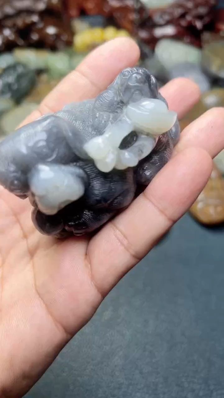 和田玉未镶嵌把件-