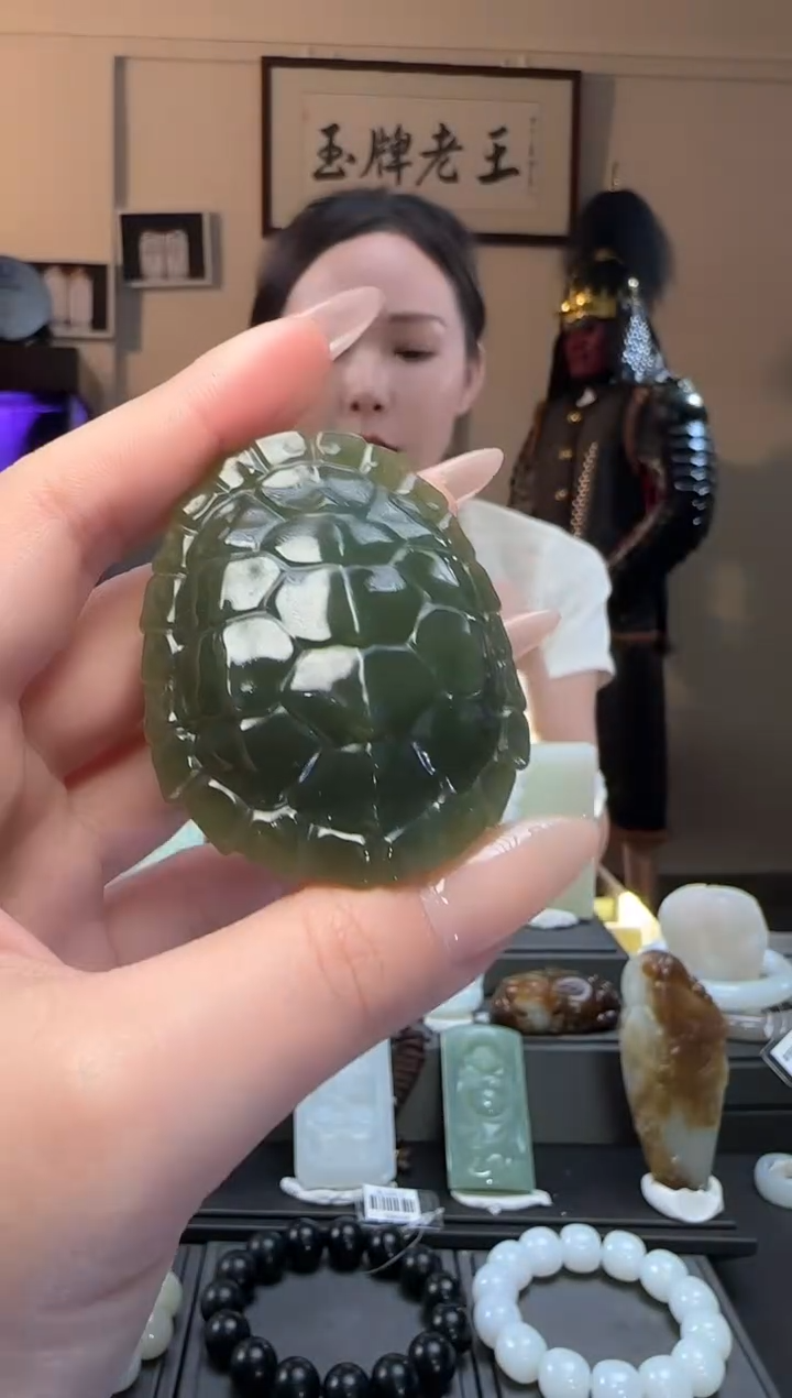 【闪购商品】和田玉吊坠未镶嵌碧玉富甲天下