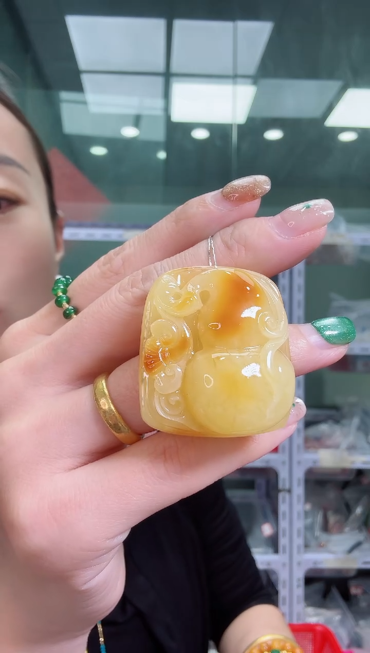 琥珀颈饰未镶嵌龙**祥Q110-