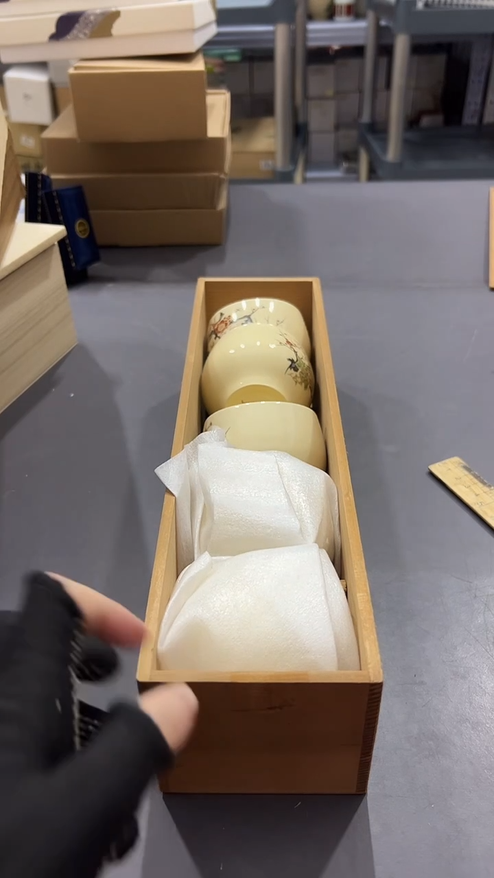 瓷片W****8满38包邮，编号：K677