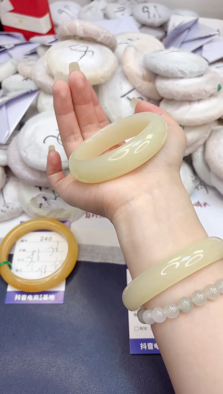 石英质玉手镯未镶嵌241-晴水-圈口57