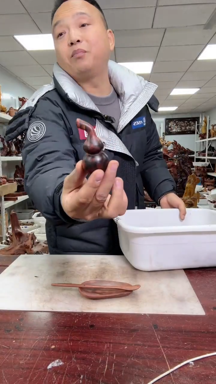 【闪购商品】花梨木类木雕工艺品8888888