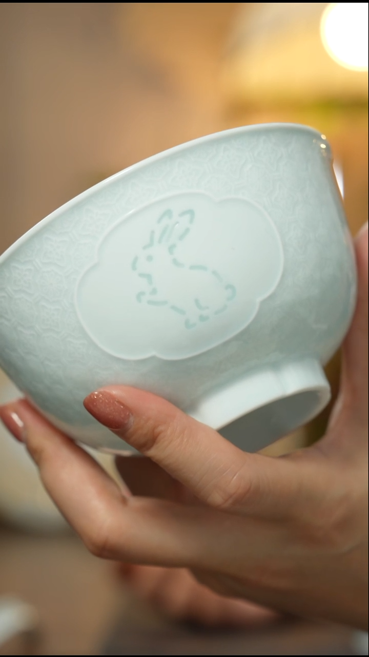 瓷片B001生肖玲珑瓷开窗兔子4.75英寸