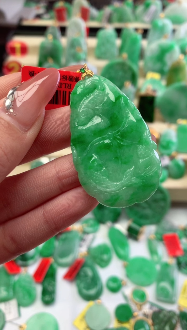 【闪购商品】翡翠吊坠(不含链)18K金镶嵌挂件