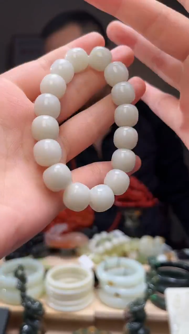 颈饰未镶嵌和田玉手串12+