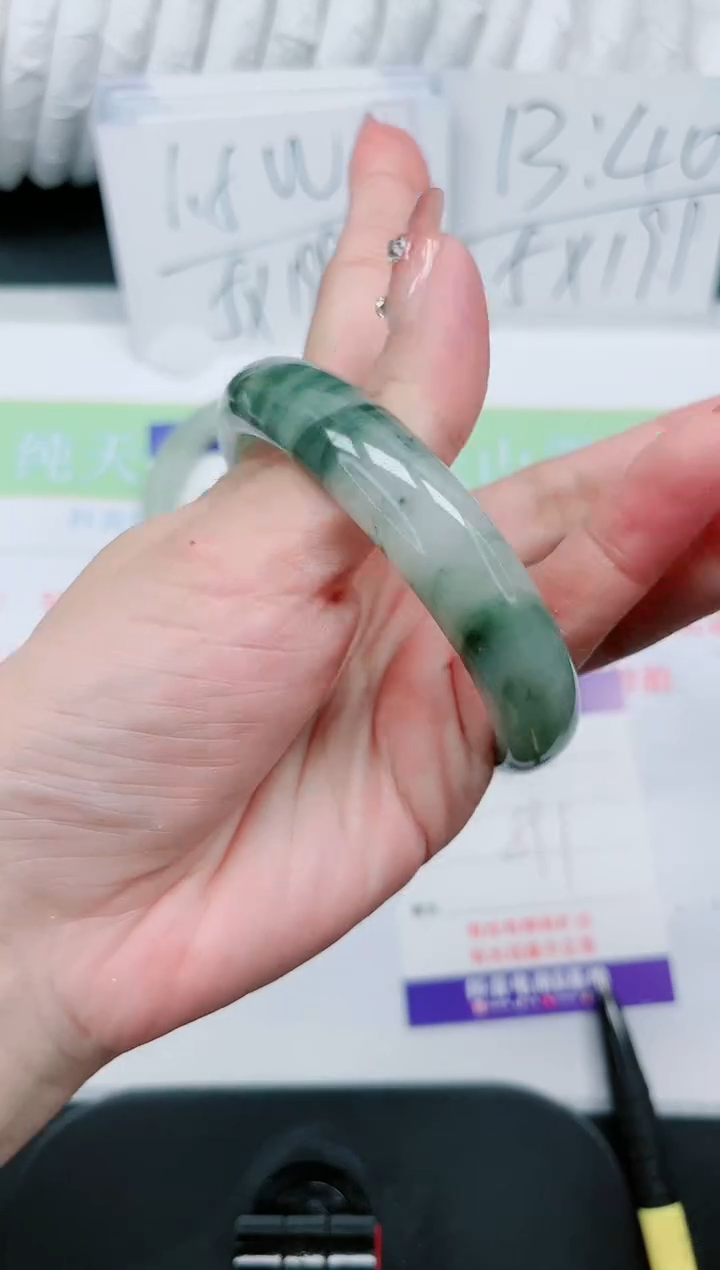 【闪购商品】石英质玉手镯未镶嵌364