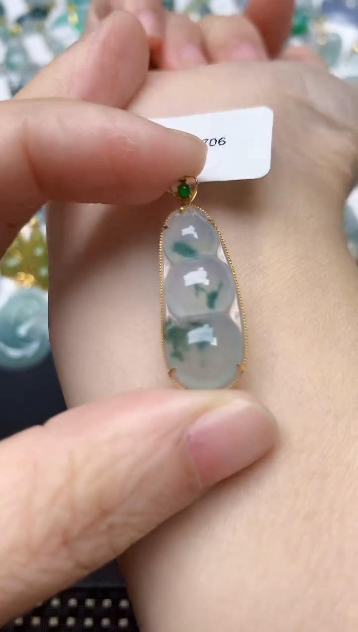 颈饰18K金镶嵌翡翠天然缅甸A货翡翠