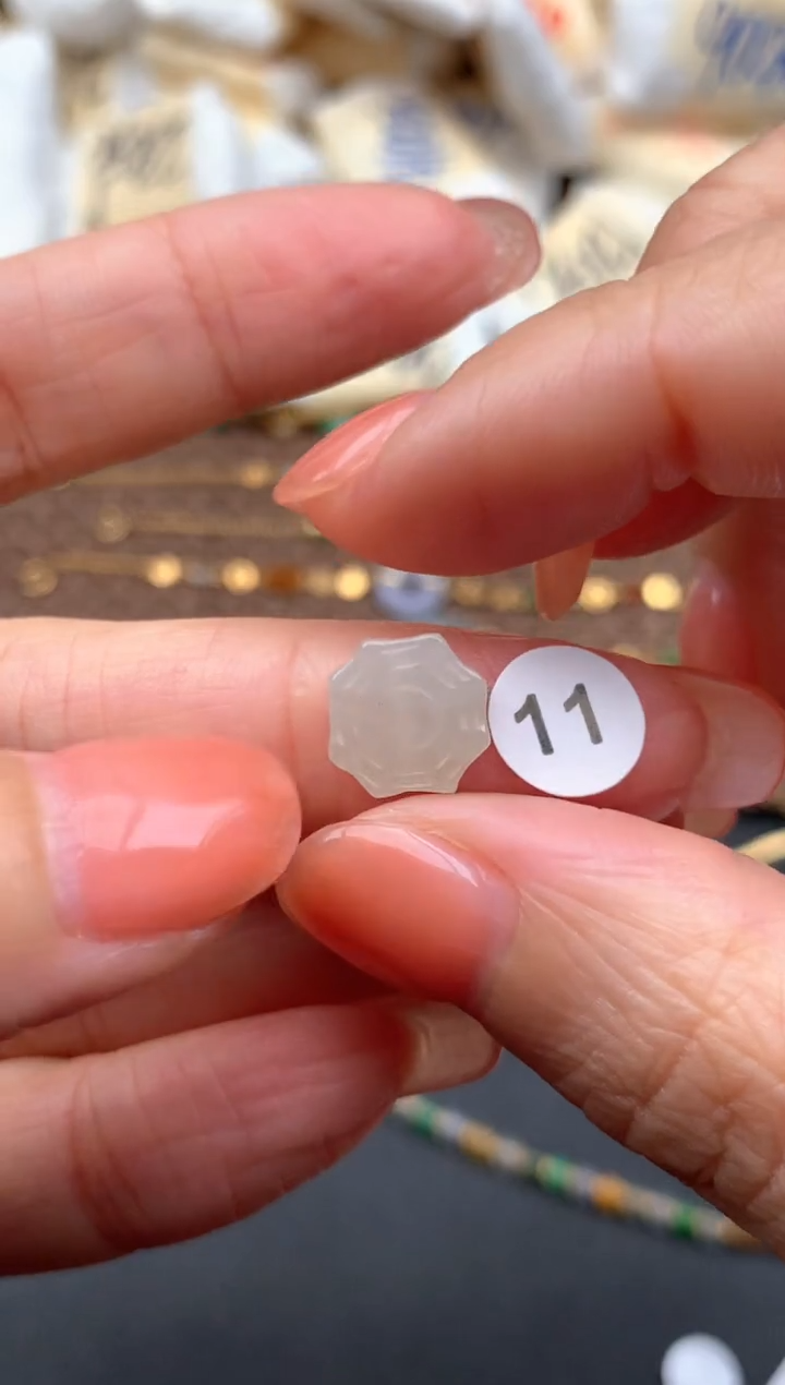 未镶嵌挂件翡翠1