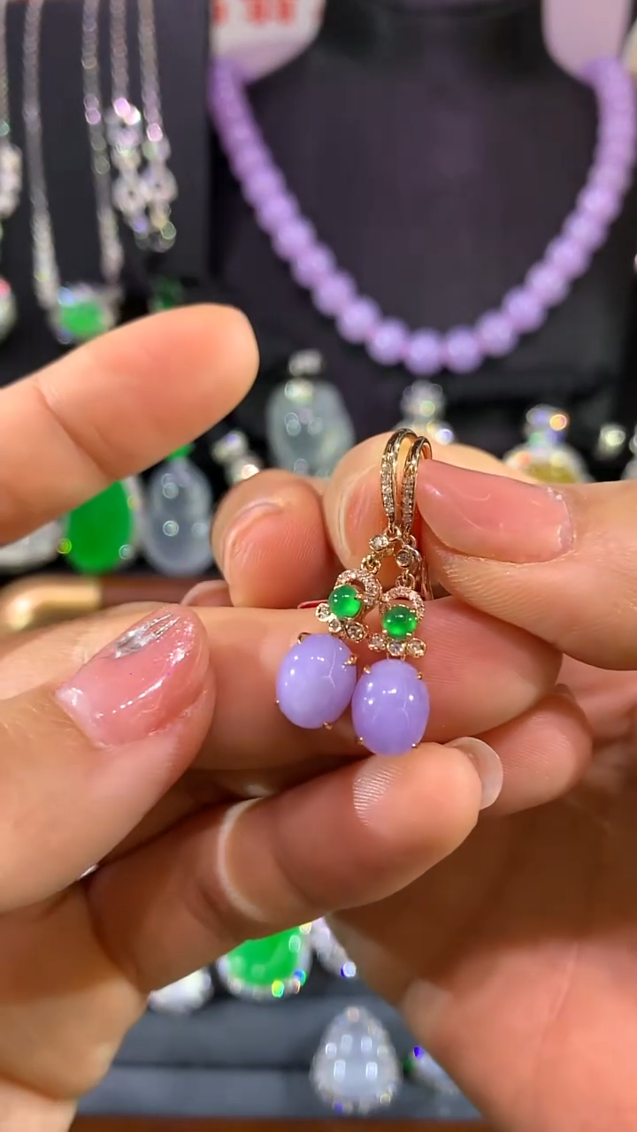 18K金镶嵌翡翠耳饰耳勾