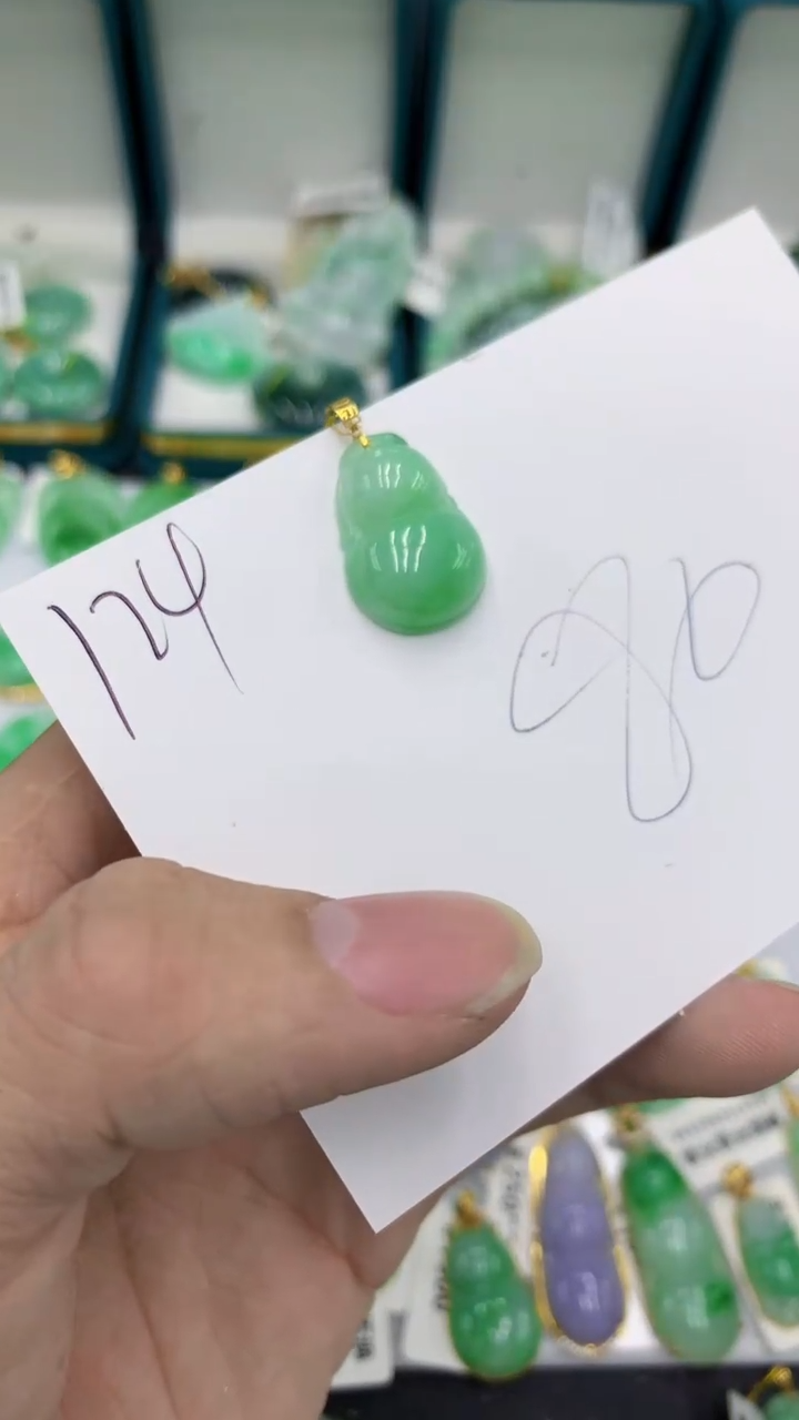 【闪购商品】翡翠颈饰18K金镶嵌翡翠