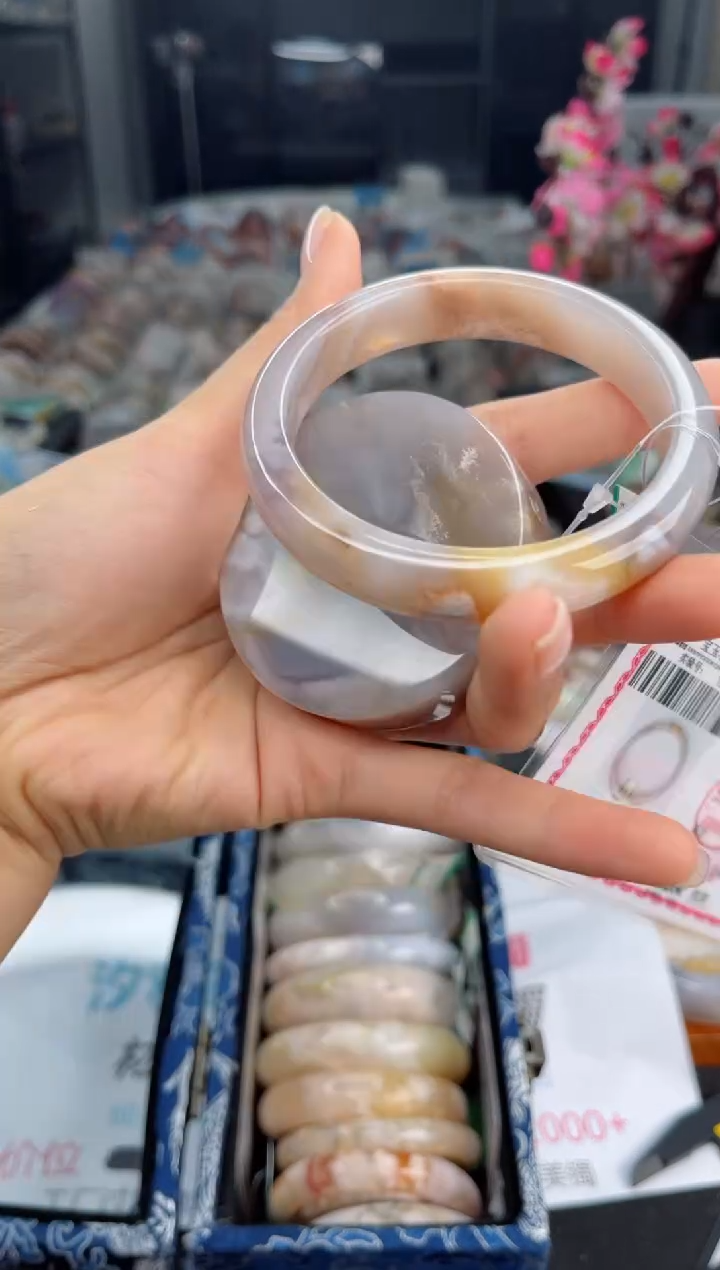 石英质玉手镯未镶嵌62圈口（不退不换）1658415