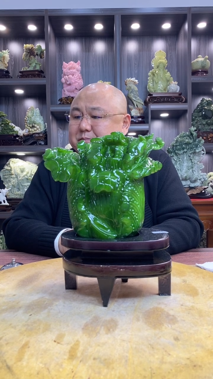 玉小***飞玉岫岩料手工雕刻摆件居家装饰送礼一物一图