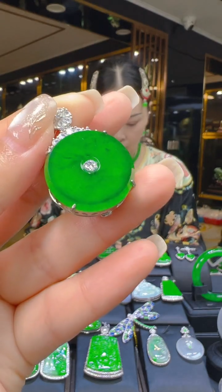 吊坠(赠链)银S925镶嵌翡翠030（多样性发其一）