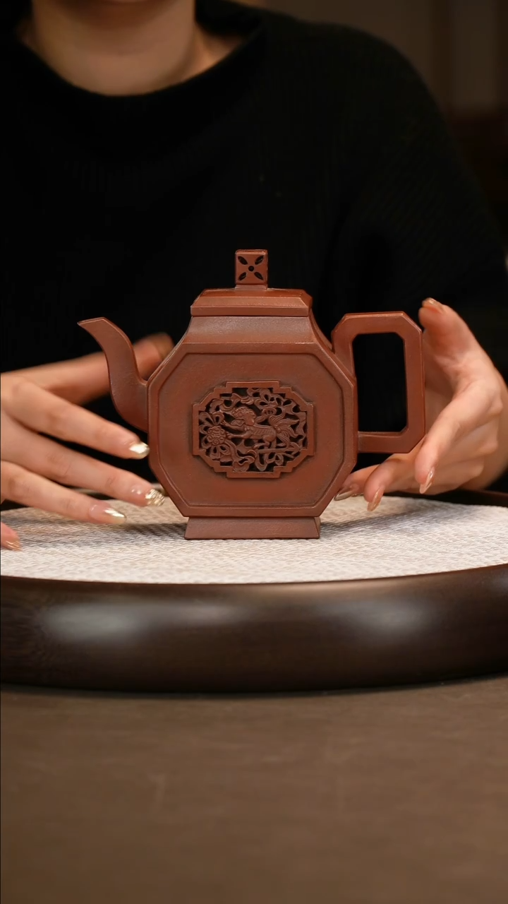 邵忠源 四方宫灯 紫檀紫泥 400c/画