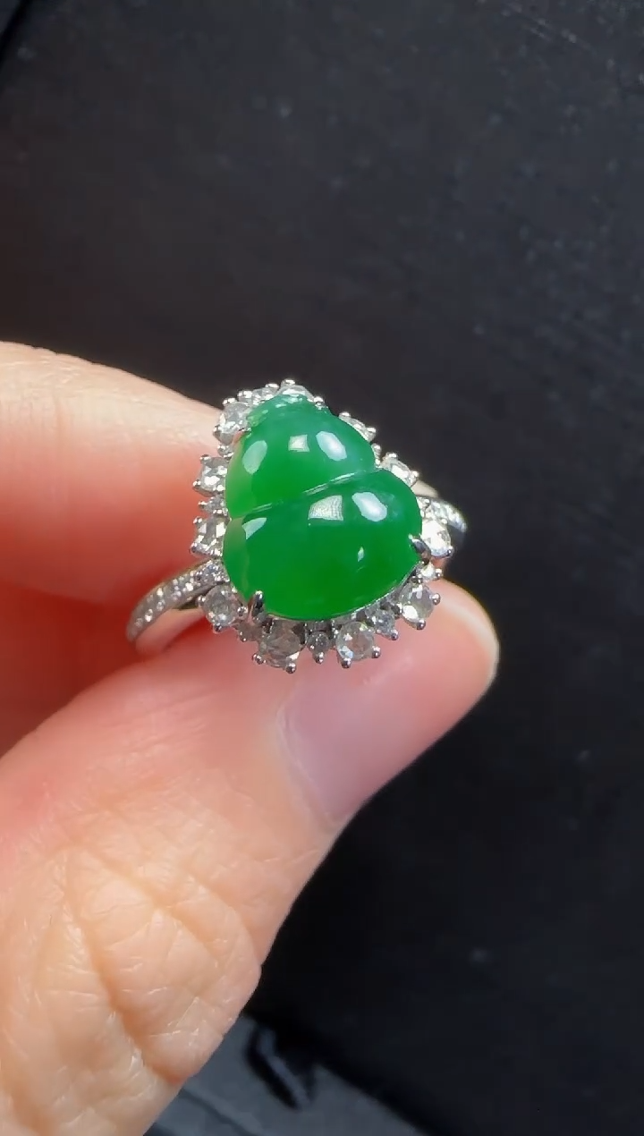 【闪购商品】翡翠戒指18K金镶嵌255葫芦一枚