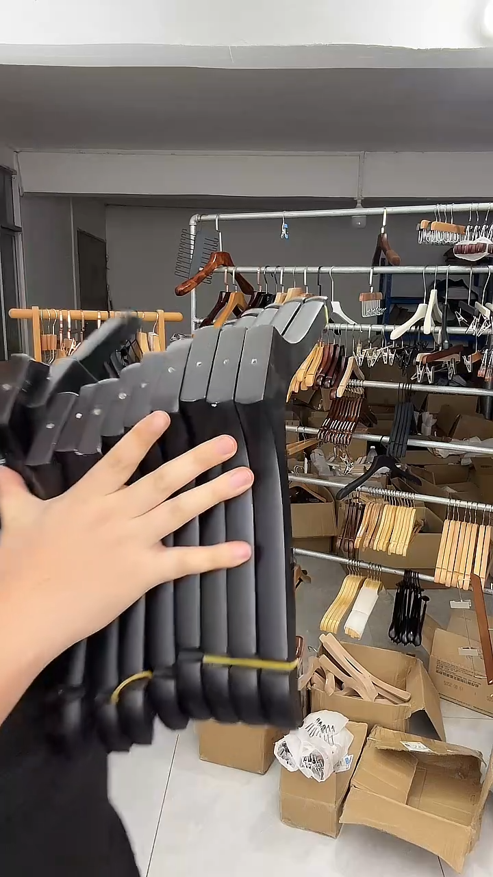 微瑕不退换黑色实木衣架11支装不退换！！！