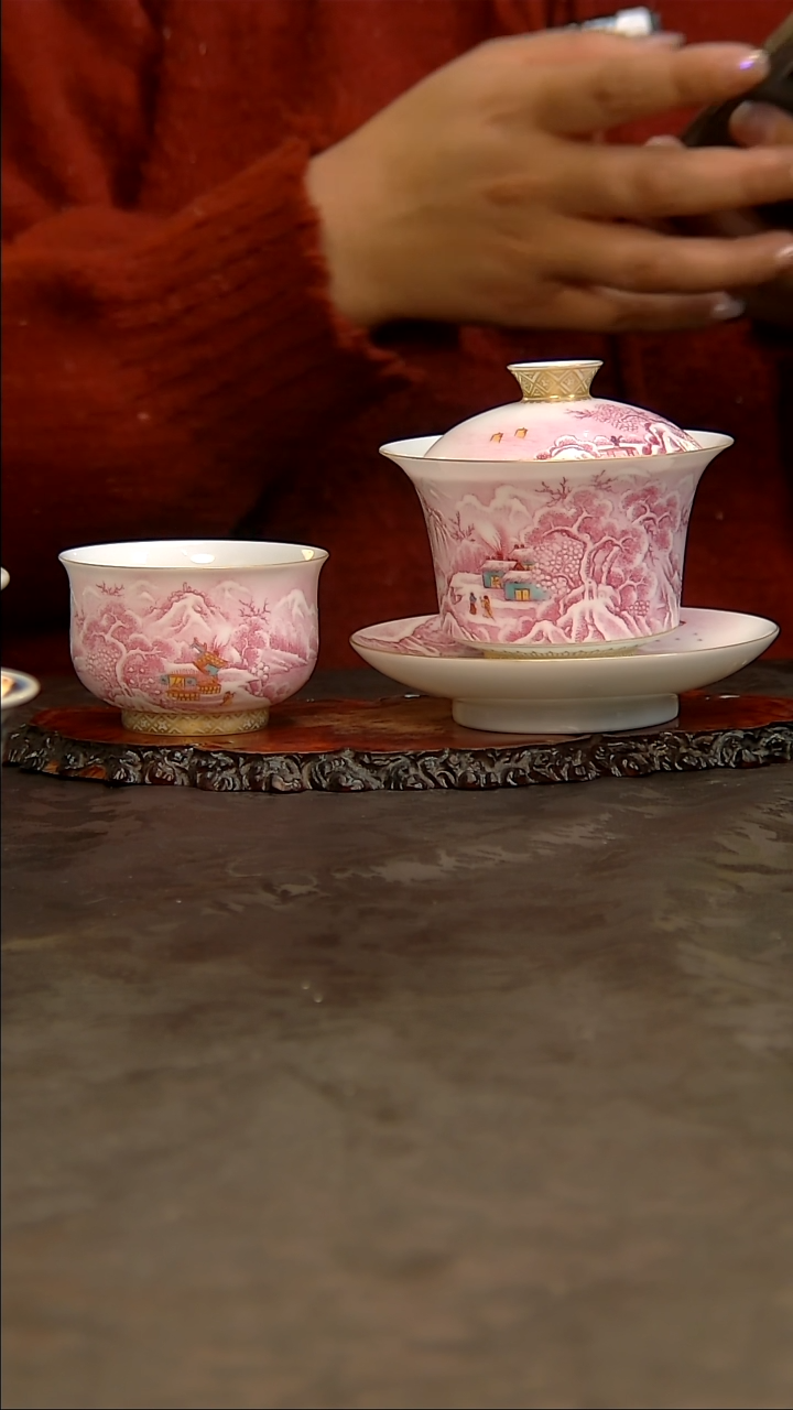 【闪购商品】雪景盖碗加杯一套！