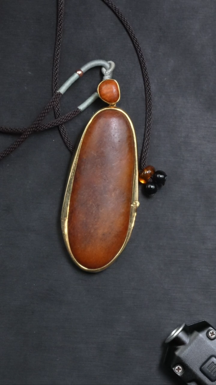 【闪购商品】和田玉吊坠(不含链)18K金镶嵌49.36克和田玉原石