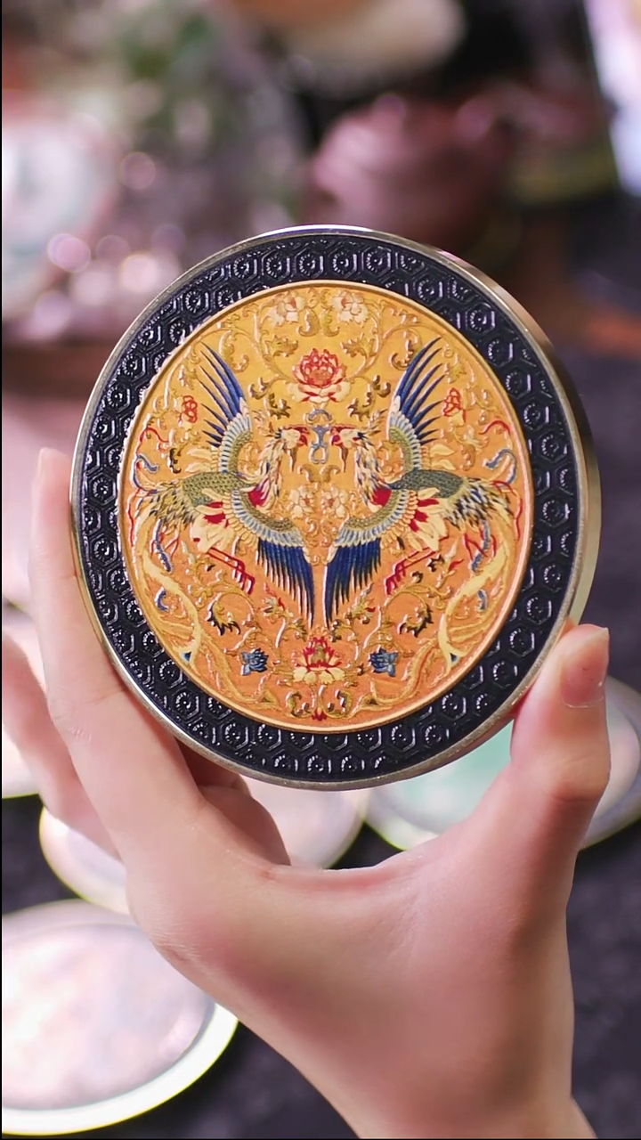 壹藏贰宝双凤朝阳图案铜圈杯垫一片