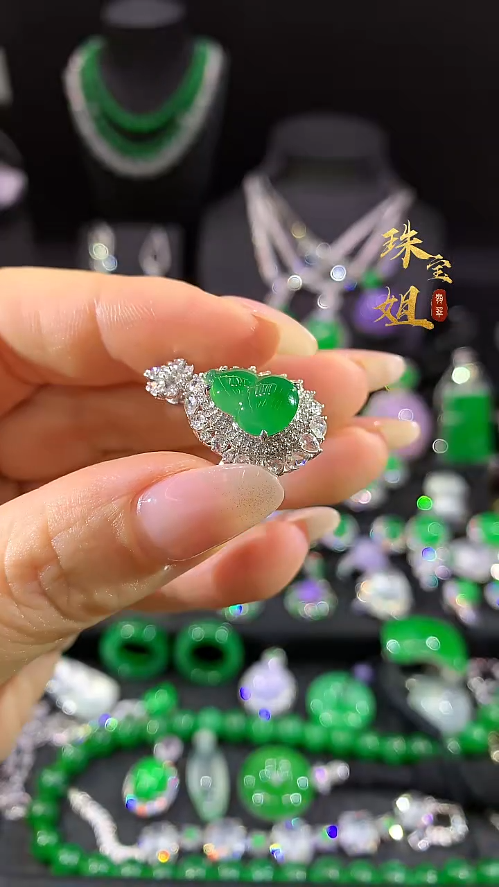 18K金镶嵌戒指翡翠两用款