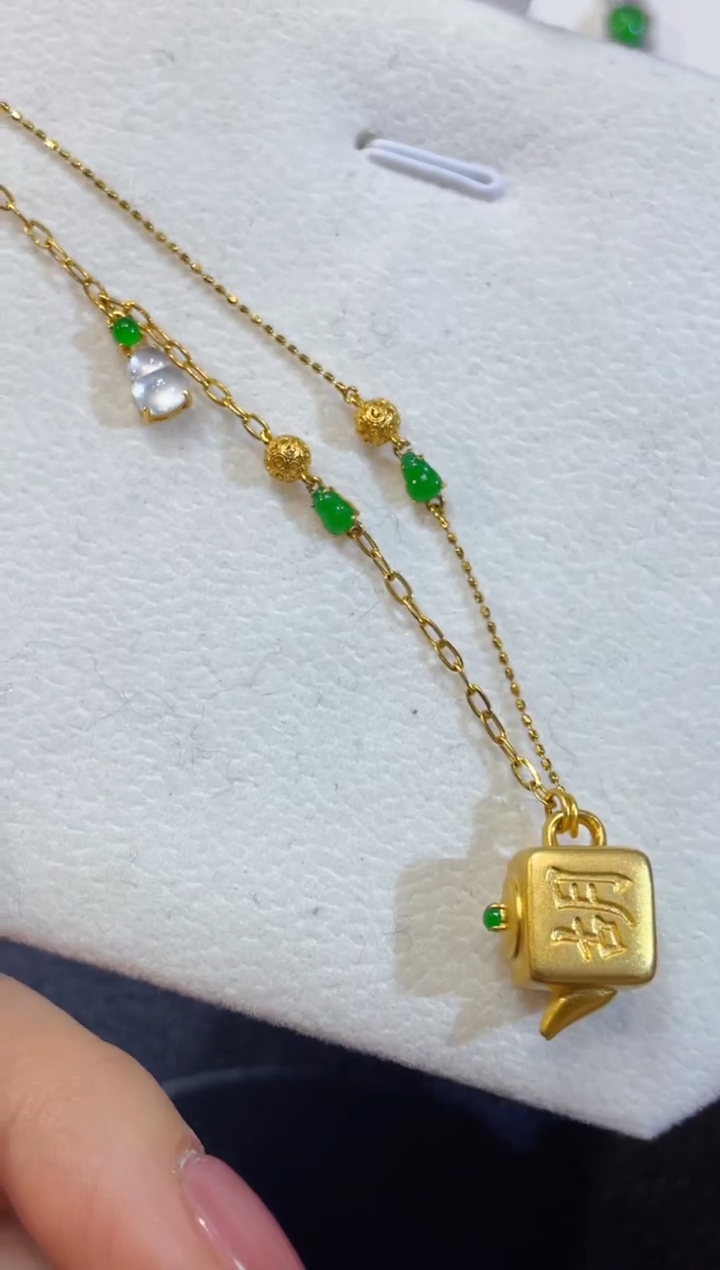 颈饰18K金镶嵌翡翠团购11