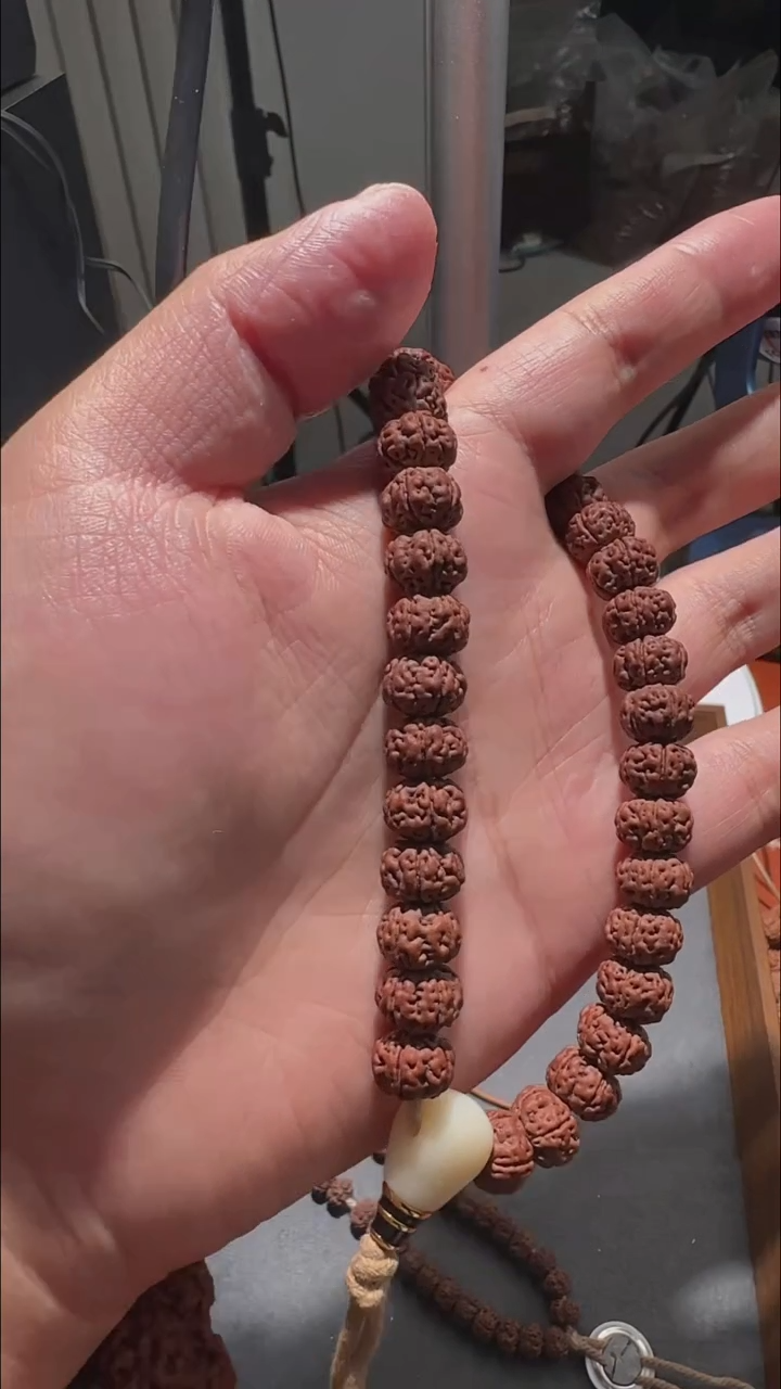 吊坠金刚菩提玉****啊老树王手持