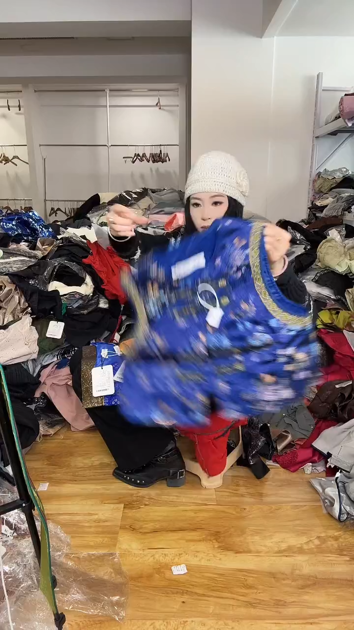 mj       M码       80-110斤（福利）