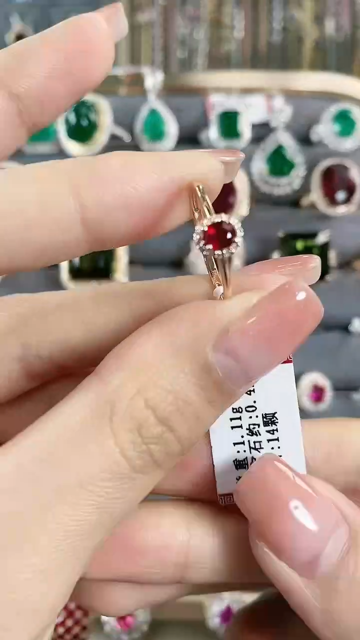 【闪购商品】红宝石戒指18K金镶嵌18K金镶嵌红宝石戒指